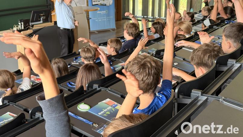 Beste Stimmung bei der musikalischen Pause mit Herrn Pollinger. Bild: Gabi Schönberger, Oberpfalz-Medien