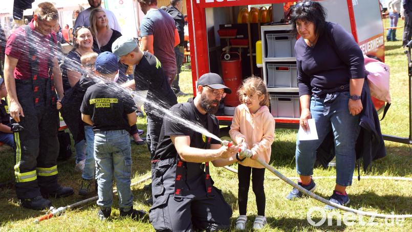 Am Wochenende feierte die Feuerwehr Oberwappenöst ihr 130. Jubiläum bei einem Fest. Kinder durften viel ausprobieren. Bild: Bernhard Kreuzer