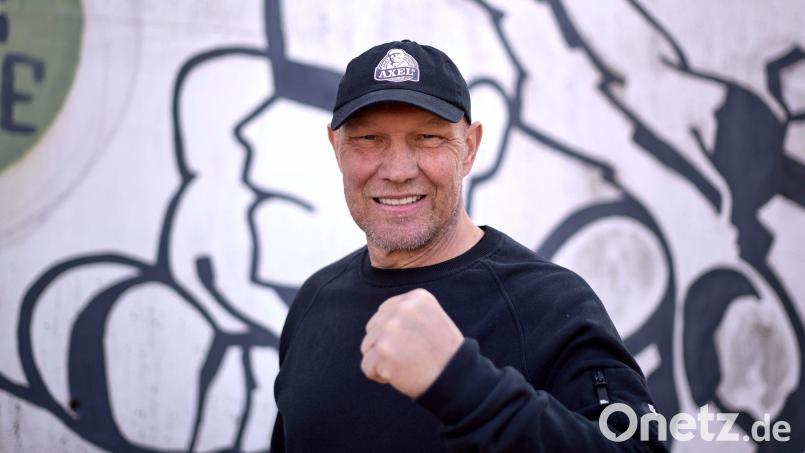 Der ehemalige Profi-Boxer Axel Schulz hatte eine Lieblingsbadehose und die darf nun ins Museum. (Archivbild) Bild: Michael Ukas/dpa