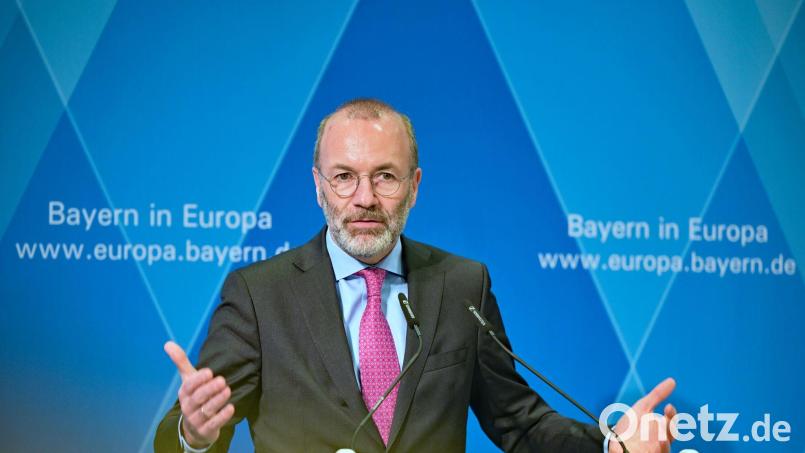 EVP-Chef Manfred Weber betont gerne seine Verbundenheit mit Bayern. Doch ausgerechnet aus seiner eigenen Partei CSU gibt es nun ungewohnt klare Kritik an der Arbeit des Vorsitzenden der EVP-Fraktion im Europäischen Parlament. (Archivbild) Bild: Malin Wunderlich/dpa