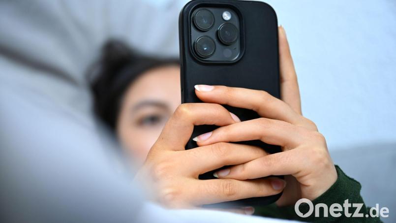 In Frankreich greift künftig ein Social-Media-Verbot für unter 15-Jährige. Symbolbild: Elisa Schu/dpa/dpa-tmn