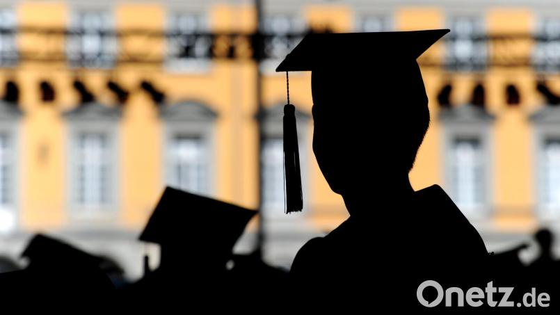 Das Statistische Bundesamt hat Zahlen zu den Habilitationen an deutschen Hochschulen veröffentlicht. (Symbolbild) Bild: Julian Stratenschulte/dpa