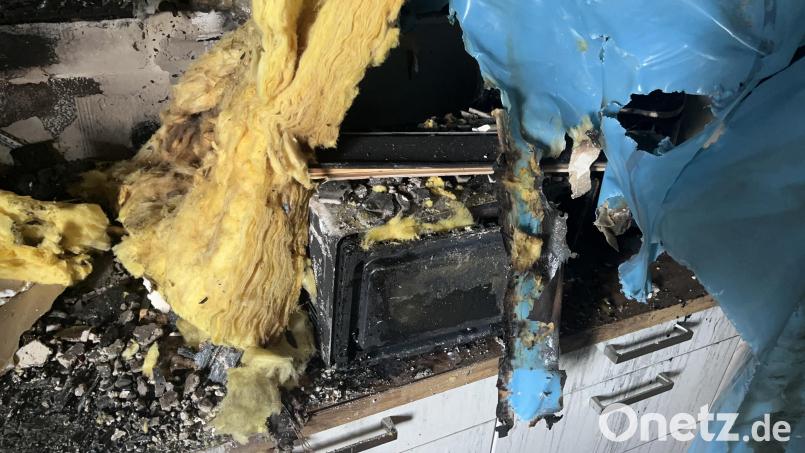 Eine Mikrowelle verursachte nach ersten Erkenntnissen den Brand in Ettmannsdorf. Bild: PI Schwandorf