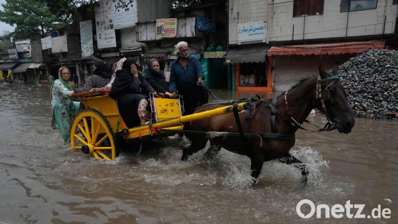 Monsunregenfälle in Pakistan fordern seit Wochen Menschenleben. Bild: K.M. Chaudary/AP/dpa