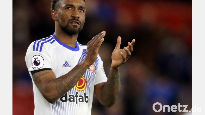 Nach nur sechs Spielen ist Defoe nicht mehr Trainer des FC Woking. (Archivbild) Bild: Owen Humphreys/PA Wire/dpa