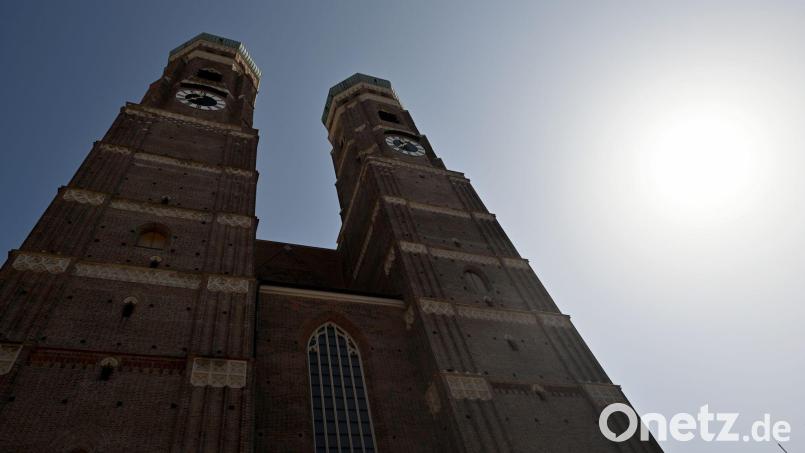 Der Unterhalt von Kirchen und Pfarrhäuser sind ein großer Kostenfaktor für die Erzdiözese München-Freising. (Symbolbild) Bild: Peter Kneffel/dpa