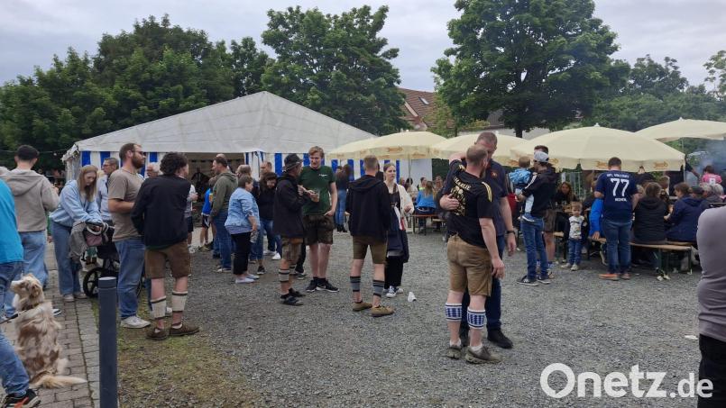 Das Dorffest in Neudorf bei Luhe findet trotz des unerwarteten Todes von Sepp Hammer statt. Die Dorfgemeinschaft hält zusammen und ehrt ihn mit dem Fest. Archivbild: Manuela Kellermann