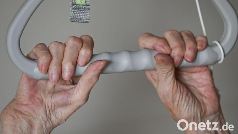 „Mit zunehmender Lebenserwartung werden zunehmend viele Jahre bei schlechter Gesundheit verbracht“, heißt es in einer neuen Studie. (Archivbild) Bild: Arne Dedert/dpa