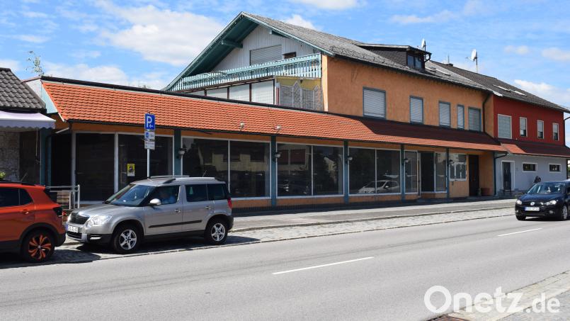 Der Leerstand in der "Neue Amberger Straße" wird auch weiterhin bestehen bleiben. Eine Umnutzung als Fitnesscenter wurde auf Eis gelegt. Bild: Richard Braun