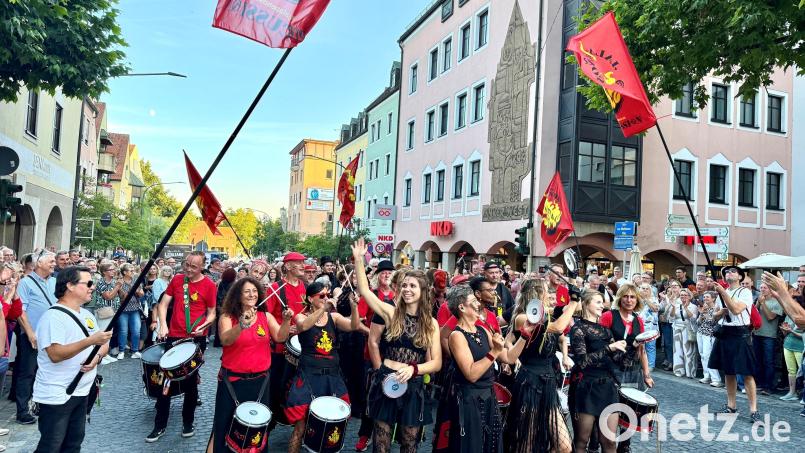 Mit dabei bei "Weiden träumt 2026": die Trommelgruppe „Jalapeños Percussion“. Bild: Gabi Schönberger