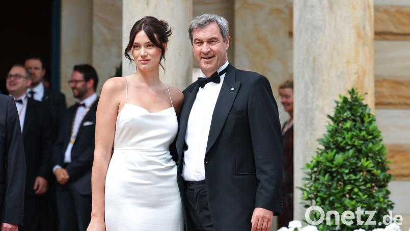CSU-Politiker Markus Söder und seine Tochter Gloria-Sophie Burkandt geben derzeit Einblick in ihre Vater-Tochter-Beziehung. (Archivbild) Bild: Daniel Karmann/dpa