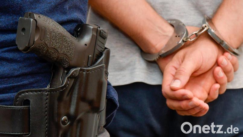 Der mutmaßliche Täter, der im Dezember einen Mann in Waldsassen erschossen hat, sitzt weiter in Untersuchungshaft. Die Anklage lautet auf heimtückischen Mord. Symbolbild: Petra Hartl