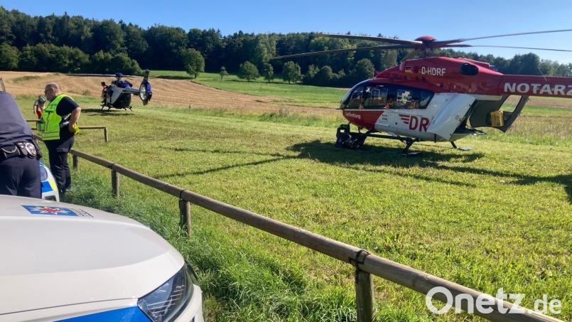 Ein Kletterer stürzte bei Hirschbach mehrere Meter in die Tiefe und blieb schwer verletzt liegen. Die Bergwacht forderte Rettungshubschrauber an. Bild: Bergwacht Nürnberg