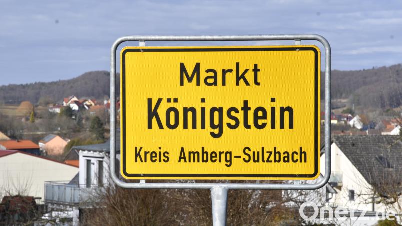 Das Ortschild von Königstein: Der Marktrat befasste sich in seiner jüngsten Sitzung mit mehreren richtungsweisenden Themen – darunter dem geplanten Mischgebiet „Stockäcker“ in Lunkenreuth sowie dem weiteren Ausbau der Glasfaserinfrastruktur. Bild: Petra Hartl