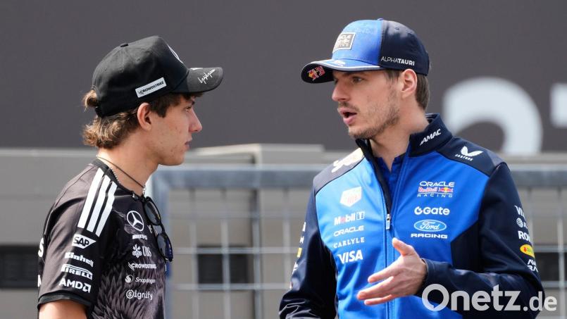 Irgendwann einmal Formel-1-Teamkollegen? Kimi Antonelli (l) und Max Verstappen. (Archivbild) Bild: Eugene Hoshiko/AP/dpa