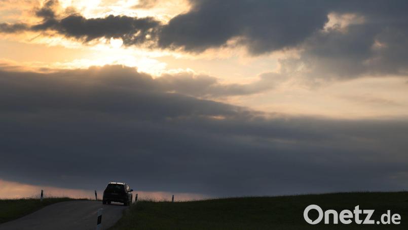 Am Sonntag ziehen vielerorts Wolken im Freistaat auf. (Symbolbild) Bild: Karl-Josef Hildenbrand/dpa