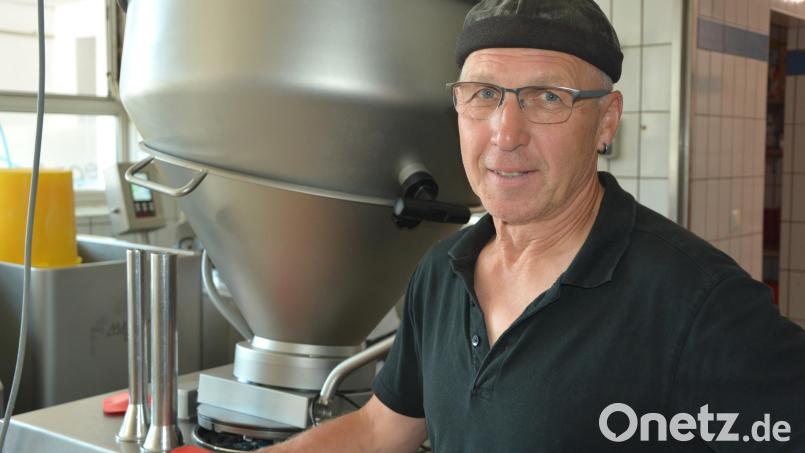 Metzgergeselle Josef Bauer verbrachte sein gesamtes Berufsleben bei der Metzgerei Grillmeier. Bild: Josef Rosner