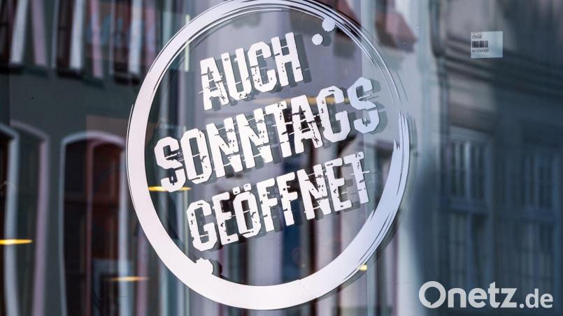 In Regensburg dürfen Automatenläden an Sonntagen nur von 8.00 bis 16.00 Uhr öffnen. (Symbolbild) Bild: Jens Büttner/dpa