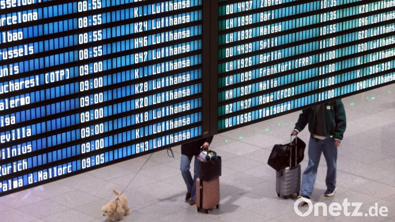 Eine Frau wurde am Münchner Flughafen vom Weiterflug ausgeschlossen. (Symbolbild) Bild: Karl-Josef Hildenbrand/dpa