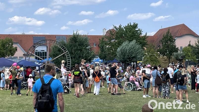 Besonders am frühen Sonntagnachmittag waren viele Familien gekommen, um mitzumachen und das Kinderfest zu genießen. Bild: Susanne Schwab