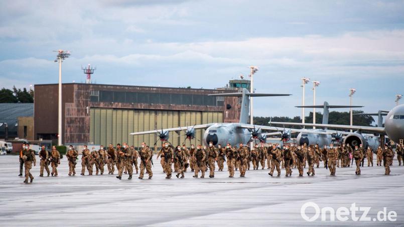 Nach der Rückkehr der Bundeswehr aus Afghanisan gibt es den Verdacht, dass einige Soldaten in Kabul Diebstähle begangen haben könnten. (Archivbild) Bild: Daniel Reinhardt/dpa