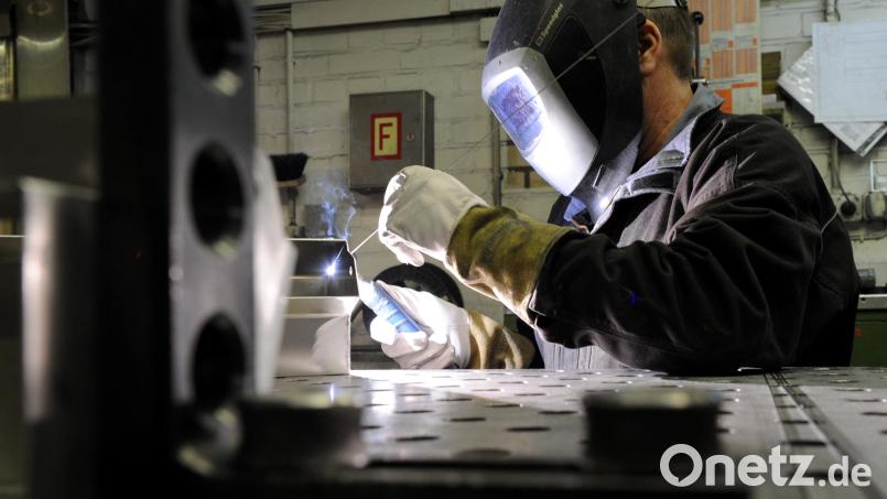 Die Oberpfälzer Metall- und Elektroindustrie ist aktuell gespalten: Während die einen Unternehmen gute Gewinne machen, stehen die anderen massiv unter Druck. Symbolbild: Carsten Rehder/dpa