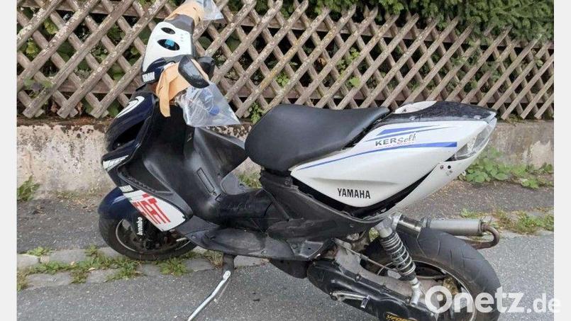 Ein Rollerfahrer ohne Versicherung und Fahrerlaubnis flüchtet in Weiden vor der Polizei. Die Beamten suchen nun nach Zeugen. Bild: Polizeiinspektion Weiden