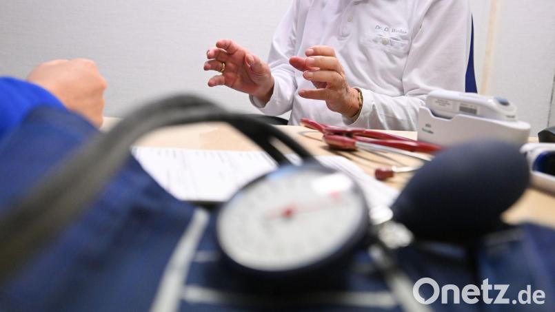 Medizinische Fachkenntnis beiderseits der Grenze soll zum Wohl der Patienten besser verfügbar gemacht werden. Das ist das Ziel eines Projektes, an dem der Landkreis Tirschenreuth teilnimmt. Symbolbild: Bernd Weißbrod/dpa