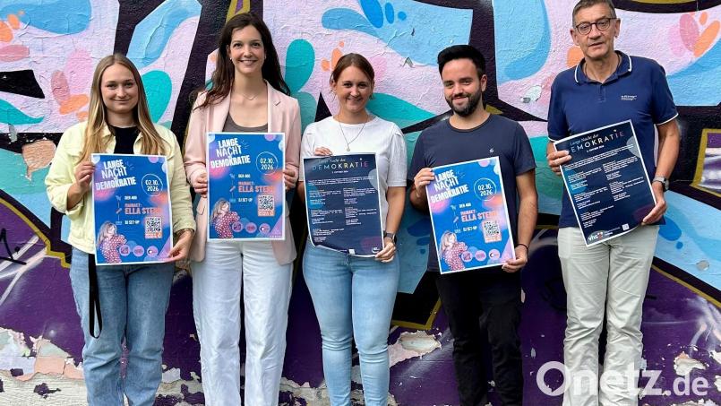 Im Bild von links nach rechts: Vanessa Plank (Jugendzentrum Klärwerk), Marlen Duschner (Stadtjugendring Amberg), Jessica Huber (Kommunale Jugendarbeit Amberg), Florian Gebhardt (Kommunale Jugendarbeit Amberg &amp; Stadtjugendring Amberg), Rainer Volkert (Amtsleitung Kulturamt Amberg). Bild: Jugendzentrum Klärwerk Amberg