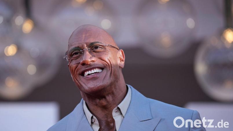 Dwayne Johnson spielt in den „Jumanji“-Neuauflagen eine Videospielfigur. (Archivbild) Bild: Alessandra Tarantino/Invision/AP/dpa