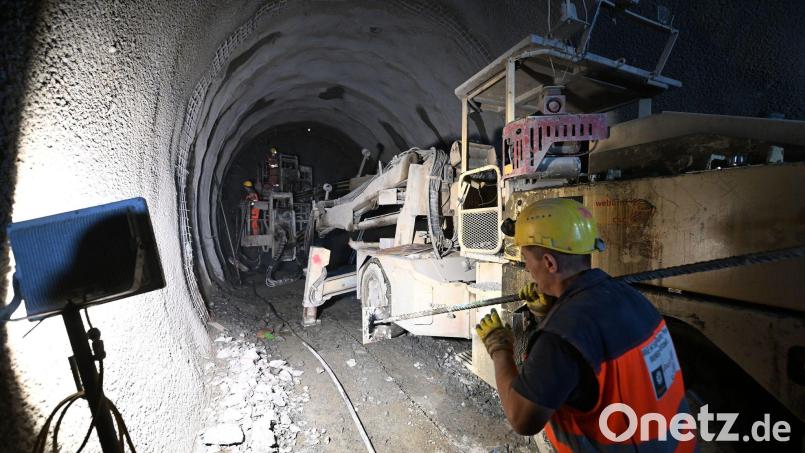 Vor einer Sprengung: Arbeiten für den Brennerbasistunnel (BBT). (Archivbild) Bild: Angelika Warmuth/dpa