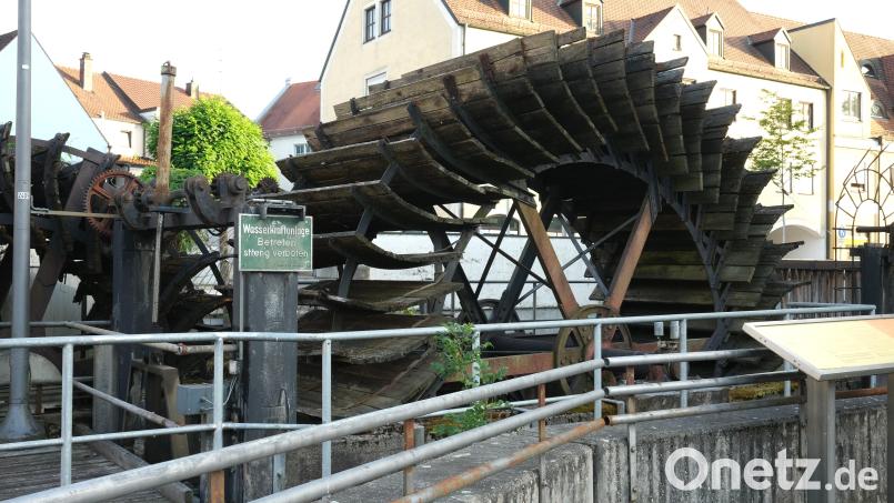 Wann werden sich die Wasserräder an der Naab in Schwandorf wieder drehen? Seit 13 Jahren stehen sie still. Bild: Rudolf Hirsch