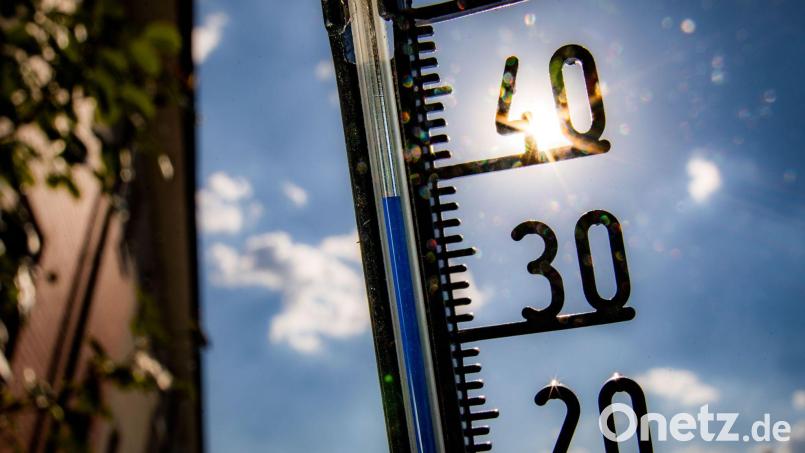 Bis auf 39 Grad können die Werte am Donnerstag laut DWD steigen. (Symbolbild) Bild: Frank Rumpenhorst/dpa