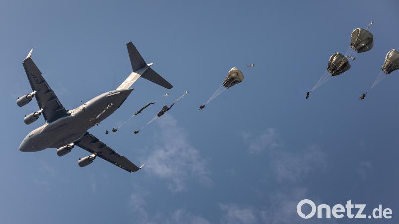 Auch Fallschirmjäger kommen zum Einsatz: Die US-Army übt im August und September mit einem Großaufgebot an Soldaten und Material in der gesamten Oberpfalz, teils auch nachts. Symbolbild: Cpl. Danielle Rayon