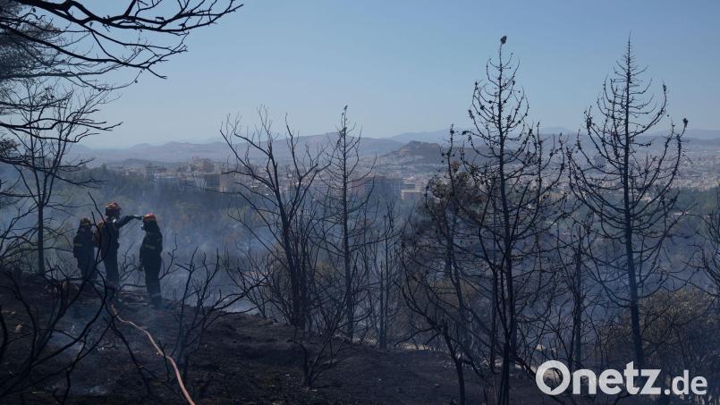 Nach einer durchkämpften Nacht gibt es auf Paros keine aktive Feuerfront mehr. (Archivbild) Bild: Thanassis Stavrakis/AP/dpa