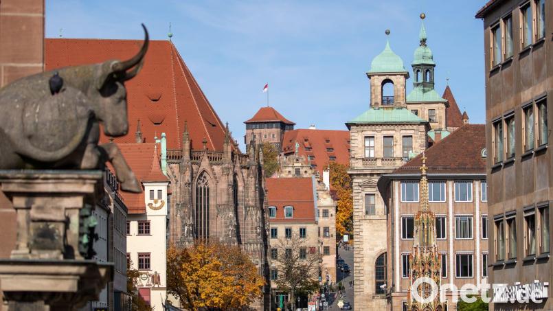 Die Stadt Nürnberg musste eine Sperre über ihren Kommunalhaushalt verhängen. (Archivbild) Bild: Daniel Karmann/dpa