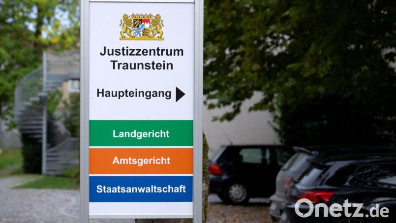 Ermittler aus Traunstein waren an der Aktion beteiligt. (Symbolbild) Bild: Sven Hoppe/dpa