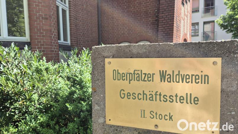 Die Geschäftsstelle des OWV-Hauptvereins ist seit Jahren im ehemaligen Verwaltungsgebäude des alten Schlachthofs in Weiden untergebracht. Dank der beiden Stellvertreter kann das Vereinsgeschehen zwar aufrechterhalten werden, doch auf Dauer sollte der Posten des ersten Vorsitzenden nicht verwaist bleiben. Bild: Lowak