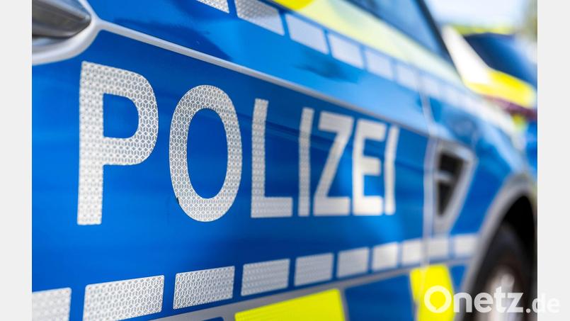 Eine 61-jährige Frau aus dem Landkreis Heilbronn flüchtete nach einem Unfall in Nabburg. Eine Zeugin notierte sich jedoch das Kennzeichen. Symbolbild: David Inderlied/dpa