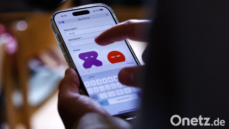 Zum Internet-Nutzungsverhalten sind in einer neuen Studie 900 Erwachsene befragt und begleitet worden. (Archivfoto) Bild: Carsten Koall/dpa
