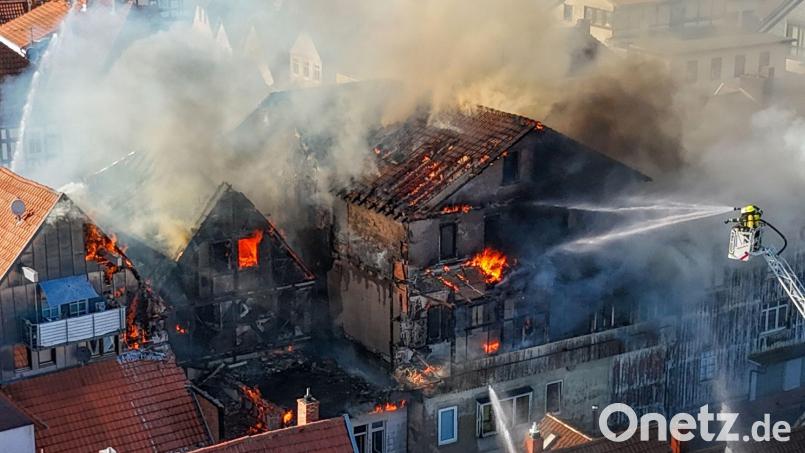Das Feuer breitete sich sehr schnell aus. Bild: --/Fuldamedia/dpa