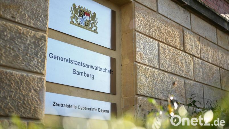 Die Verdächtigen sollen gefälschte Inserate auf die Onlineplattformen von seriösen Händlern gestellt haben. (Symbolbild) Bild: Nicolas Armer/dpa