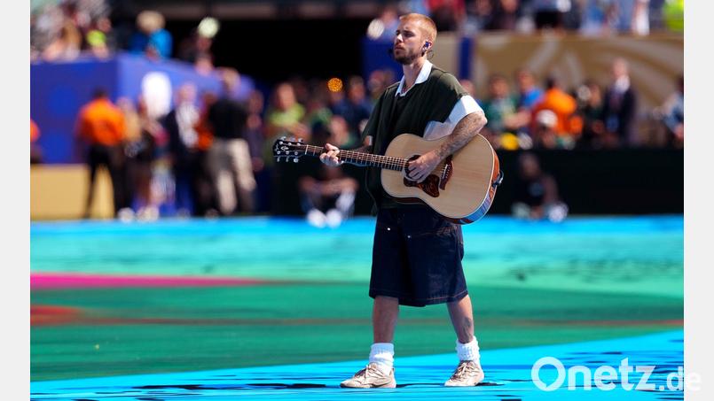Diese Schuhe von Justin Bieber waren einem Menschen sehr viel Geld wert. (Archivbild) Bild: Nick Potts/PA Wire/dpa