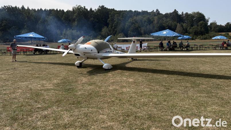 Beim Modellflug-Event ist eines der großen Flugzeuge der Luftsportgruppe Amberg gezeigt worden. Bild: Lukas Büchold