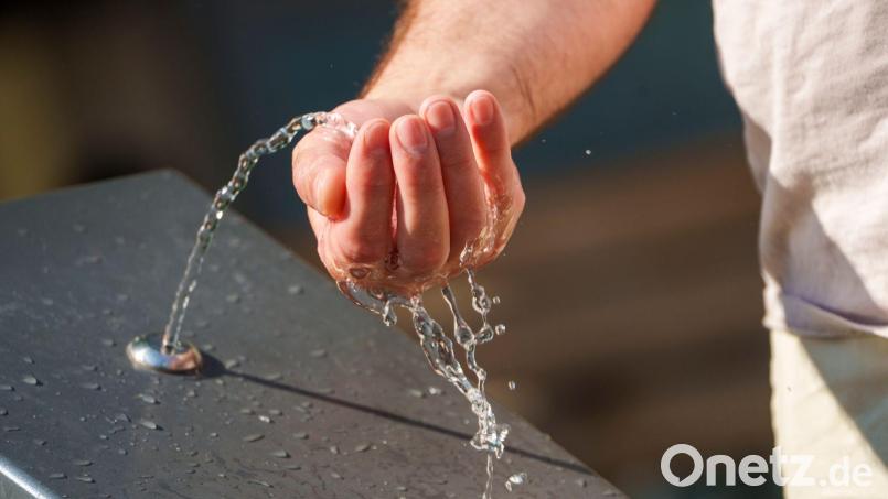 Weiden soll wohl seinen ersten öffentlichen Trinkbrunnen bekommen. Die Standortfrage scheint geklärt, ein paar Details aber fehlen noch. Symbolbild: Andreas Arnold/dpa