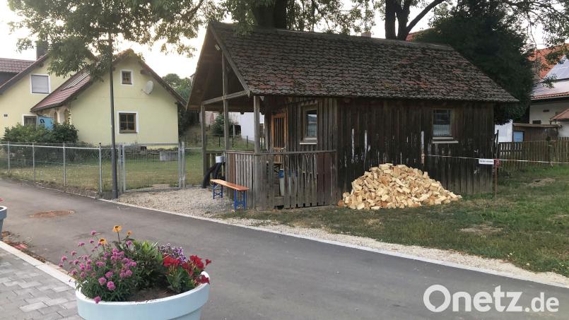 Das 25 Jahre alte Dorfhäuschen in Triebendorf wird abgerissen. Einstimmig befürwortete der Marktrat einen Neubau. Bild: Werner Robl