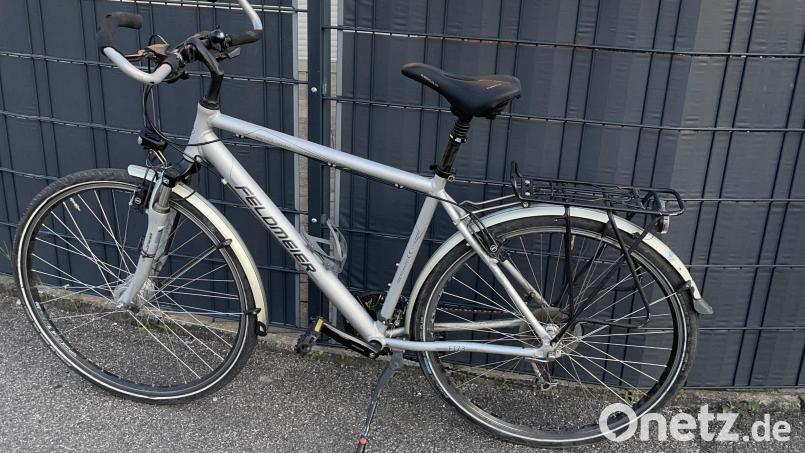Polizisten haben in Schwandorf ein Trekkingrad sichergestellt, nachdem ein 38-jähriger Mann widersprüchliche Angaben zu dessen Herkunft gemacht haben soll. Der Eigentümer wird gesucht. Symbolbild: PHM Lang, PI Schwandorf