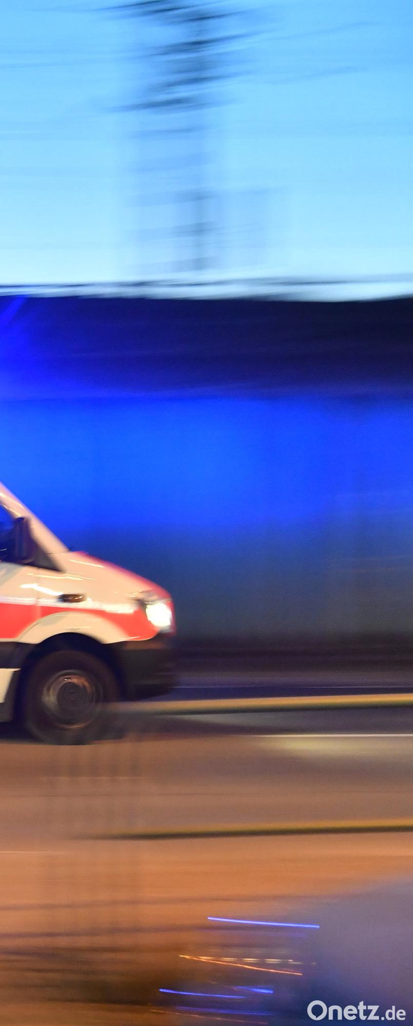 In Amberg sind zwei Personen bei einem Unfall laut Polizei leicht verletzt worden. Bild: Boris Roessler/dpa
