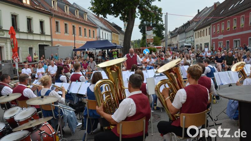 Die Serenade begeisterte die zahlreichen Besucher vom ersten bis zum letzten Ton und bildete den perfekten Auftakt für drei Festtage im Zeichen der Begegnung und Geselligkeit. Bild: Elisabeth Dobmayer