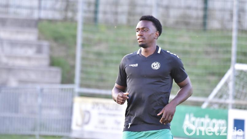 Jeanpaul Ajala-Alexis traf bereist drei Mal für die DJK Gebenbach - auch am Freitagabend beim Sieg in Neudrossenfeld. Bild: Hubert Ziegler
